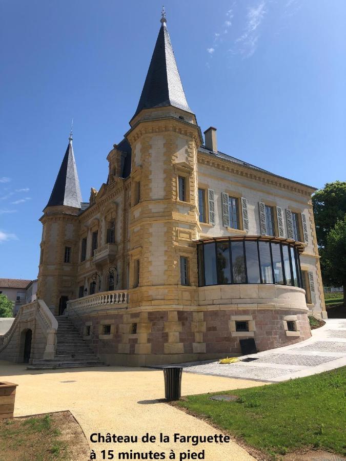 Appartement Au Coeur De Cours La Ville Bagian luar foto